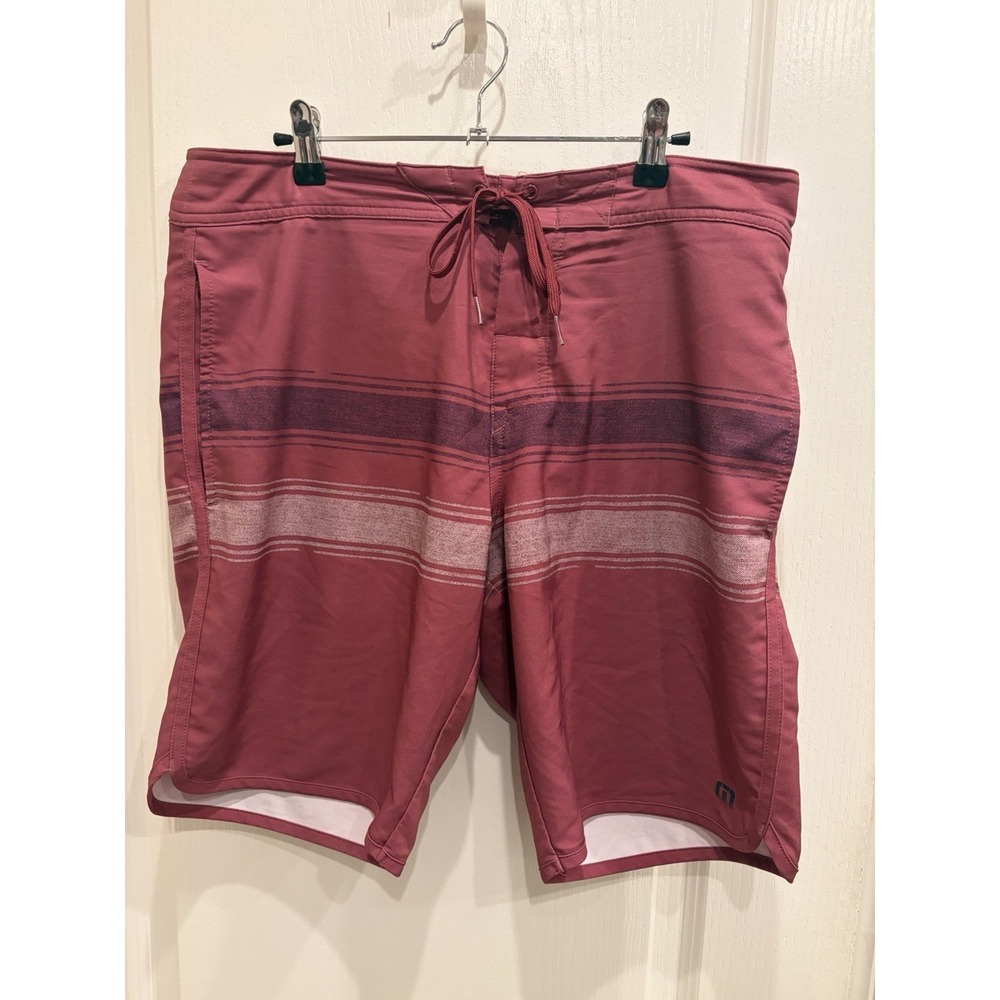 Travis Mathew Men's Confetti King Ruby Red Swim Trunks Size 34 - Picture 1 of 6